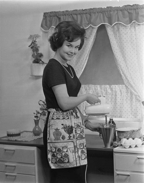 Apron Childhood Memories Of Growing Up In The 1950s And 1960s
