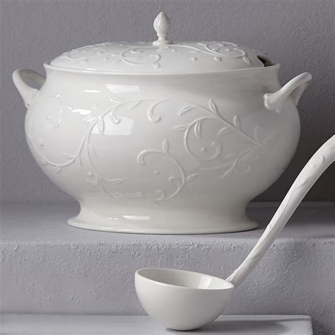Maybe you would like to learn more about one of these? Lenox Opal Innocence Carved 3-piece Soup Tureen & Ladle Set