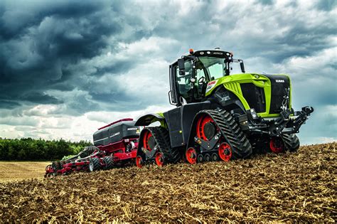 Bilder Landwirtschaftlichen Maschinen Traktor Claas Xerion 5000