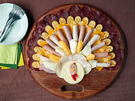 Turkey Themed Platters For Your Thanksgiving Feast Thanksgiving