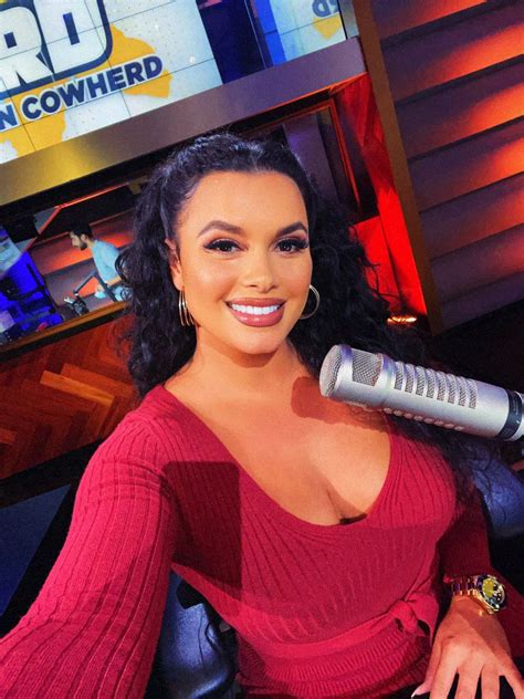 Joy Taylor On Twitter Live Now On Theherd And Coming Up On Sfy