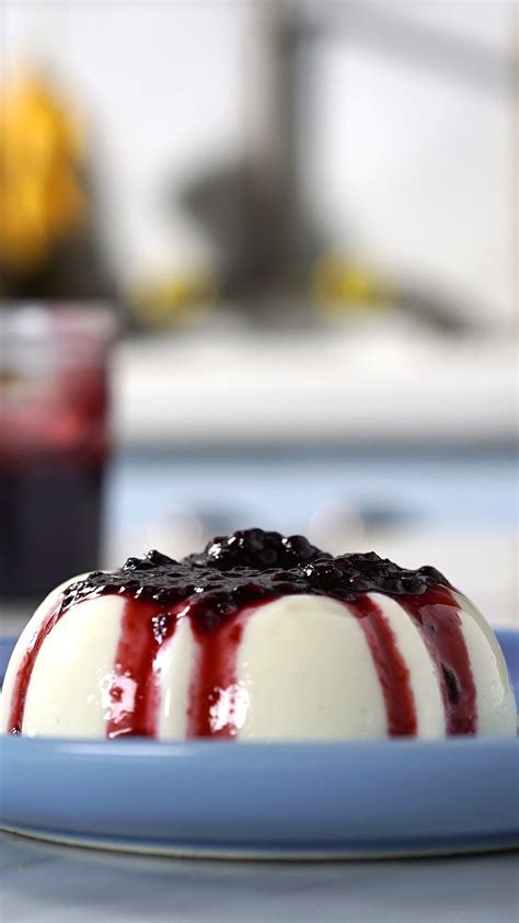 Yogurt Pudding With Blackberry Syrup Receita Calda De Amora
