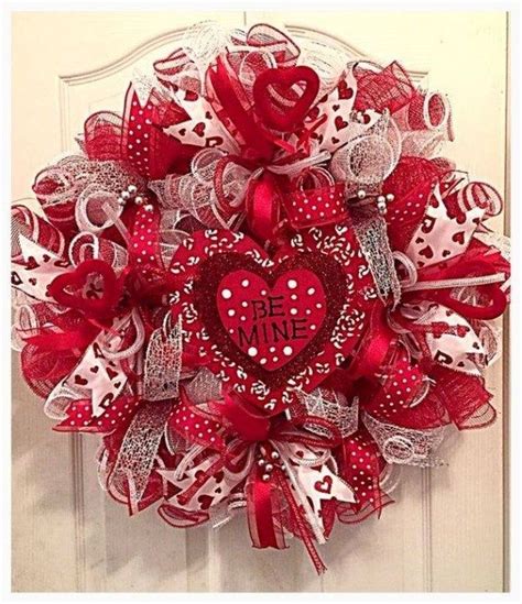 Elegant Wreath Ideas For Your Valentines Day Decoration 51 In 2020