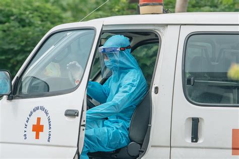 Tp.hcm tính toán giãn cách xã hội nơi có nguy cơ cao, tạm dừng hoạt động hớt tóc, gội đầu. Những tỉnh thành có thể cách ly người dân từ TP.HCM về quê ...
