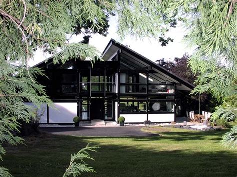 Weitere ideen zu huf häuser, musterhaus, haus. Huf Haus - Split roof. | Waterfront homes, Architecture ...