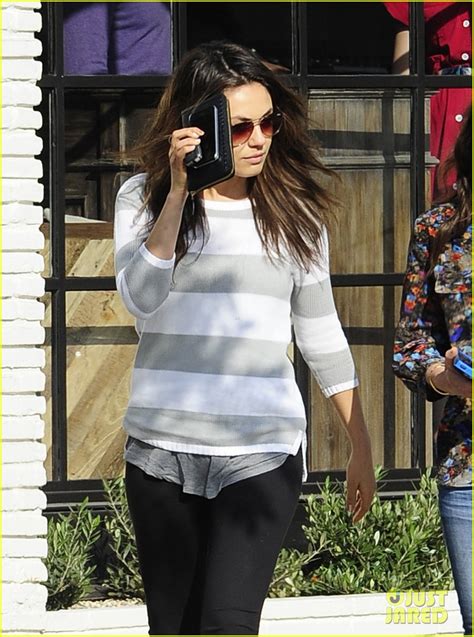 Mila Kunis Hides Her Face After Parking Ticket Blues Photo 3039298