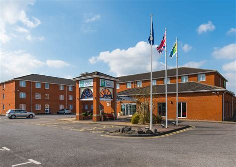 A modern southampton hotel near the city's cruise terminals holiday inn® southampton is the closest hotel to the city's cruise ship terminals, for travel with companies including red funnel, p&o, cunard, carnival, princess cruises. Holiday Inn Express Southampton - West - Atlas Hotels Careers