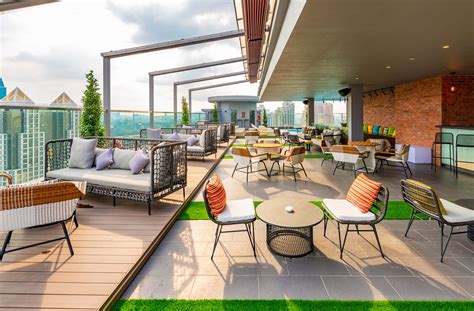 Hilton Garden Inn Souths Rooftop Bar And Lounge Offers Private Experiences With Breathtaking