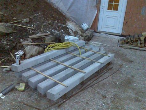 Startseite lösungen garten & beton zaunpfosten einbetonieren mit baumit nixmix beton. Zaunpfosten Auf Beton Schrauben. mit hilfe von pfostentr ...