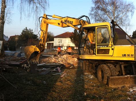 In der folgenden tabelle werden alle arbeiten und kosten aufgeführt, die im zusammenhang mit einem hausabriss auf sie zukommen können. Abriss - Wie wir unser altes Haus abreissen lassen ...