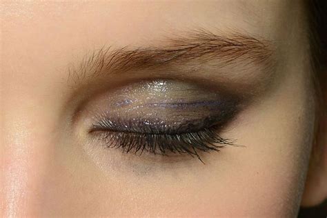 How To Rock The New Glossy Lid Newbeauty Glossy Lids Perfect Eyes