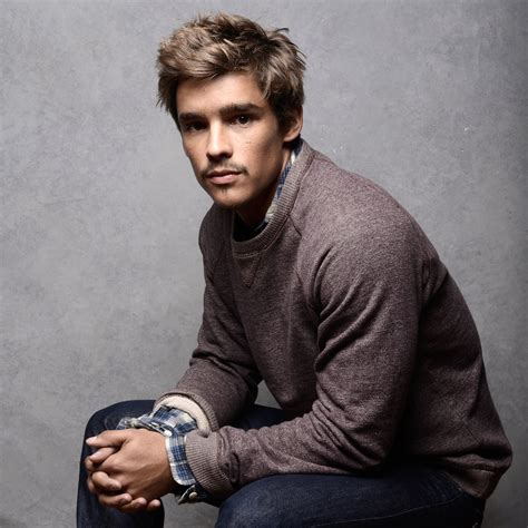 Angelina jolie, elle fanning, sam riley and others. Brenton Thwaites, l'acteur qui monte - ELLE MAN