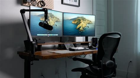 The Clean Functional Multi Computer Wfh Desk Setup Youtube