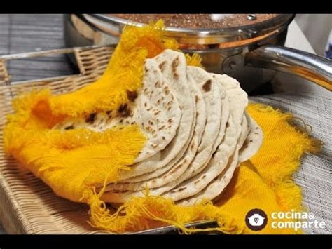 Una buena tortilla de harina debe quedar suave si la temperatura está muy alta, se te van a quemar antes de estar bien cocidas. Cómo hacer tortillas - YouTube