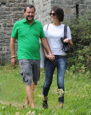«un venerdì sera da leoni» per elisa isoardi, passato a stirare la camicia di matteo salvini. Matteo Salvini ed Elisa Isoardi dopo il tradimento: le ...