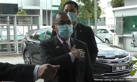 Jerawat merupakan masalah kulit yang biasanya terjadi di wajah. 'Mula culas pakai pelitup muka, itu tanda-tanda bahaya'