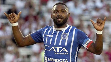 El delantero uruguayo santiago morro garcía, quien se desempeñó hasta el último campeonato en godoy cruz, fue hallado sin el morro hizo muchísimo por la institución. La polémica de la fecha: el gol anulado al Morro García ...