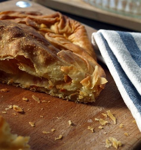 Maybe you would like to learn more about one of these? Torta di pasta fillo, peperoni arrosto e chèvre | ComidaDeMama