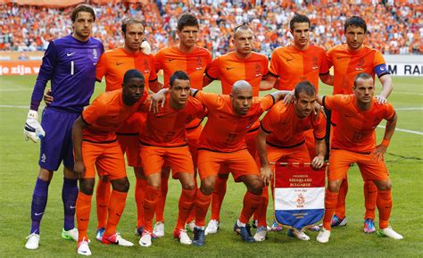 Benieuwd naar de groepsindeling en selectie van het franse nationale voetbalelftal op het ek 2021? EK-selectie Oranje strijkt neer in Hoenderloo | Foto | AD.nl