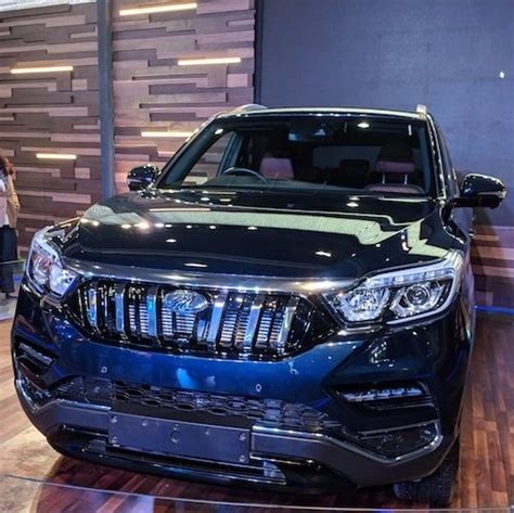 Xuv 700 better than xuv 500. Mahindra XUV 700 ( Mahindra Alturas G4 ) - Quick Facts ...