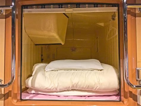 Rock playlist masters — hotel california 06:27. Kapselhotel - capsule hotels - Nach Japan reisen