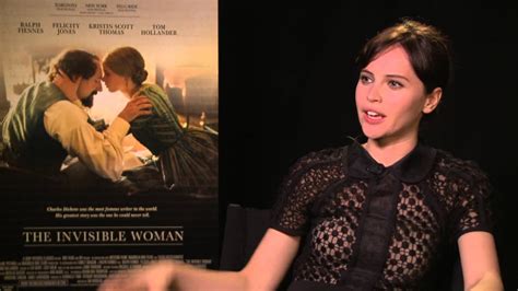 Felicity jones est une actrice, producteur délégué, producteur exécutif britannique. Felicity Jones on The Invisible Woman, Spider-man 2 and ...