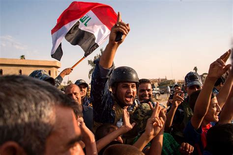 Iraq Celebrates Victory Over Isis In Mosul But Risks Remain The New York Times