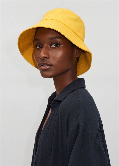Bucket Hat Meem Yellow