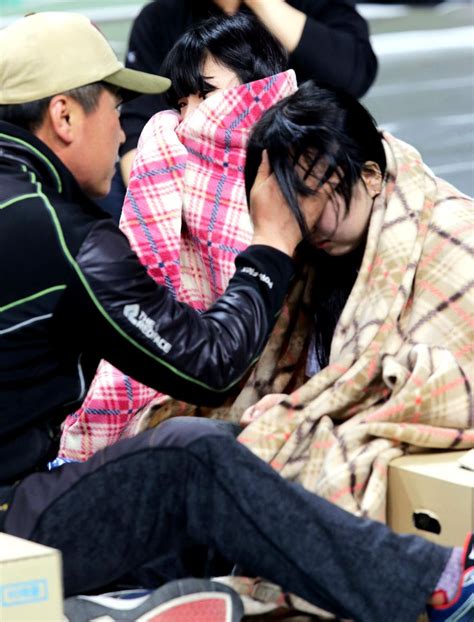 Hundreds Of Kids Missing After South Korean Ferry Sinks