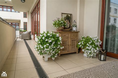 Elegancki balkon zdjęcie od Miejskie Ziele Homebook