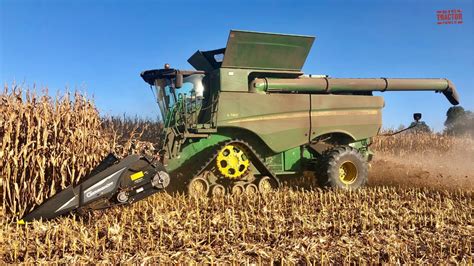 JOHN DEERE S780 Combine On Tracks Harvesting Corn YouTube