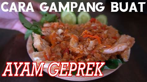 Ayam geprek is an indonesian crispy battered fried chicken crushed and mixed with hot and spicy sambal. Resep Ayam Geprek Pedas Rasa Istimewa - YouTube