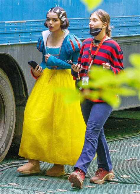 Rachel Zegler Seen As Snow White For The First Time During Filming For