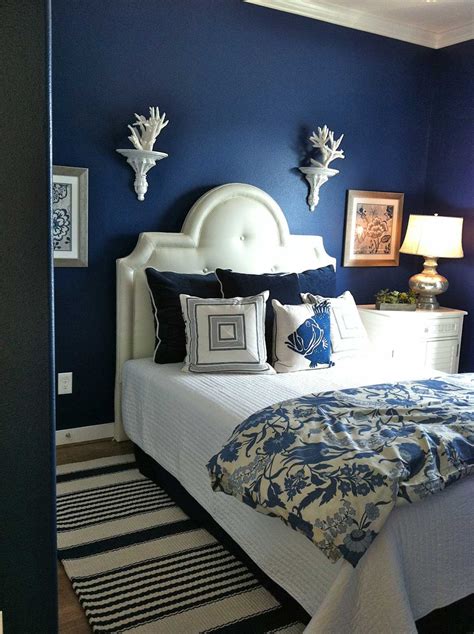 Brighten up your blue bedroom by using light blue decor and white as an accent color. Navy & Dark Blue Bedroom Design Ideas & Pictures