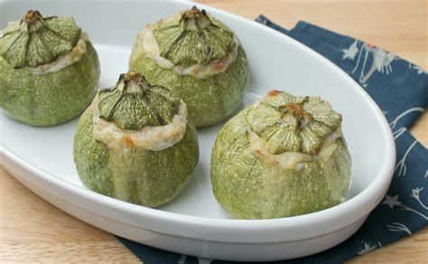 Ricetta zucchine ripiene con tonno. ZUCCHINE RIPIENE TONNO E PATATE ricetta facile