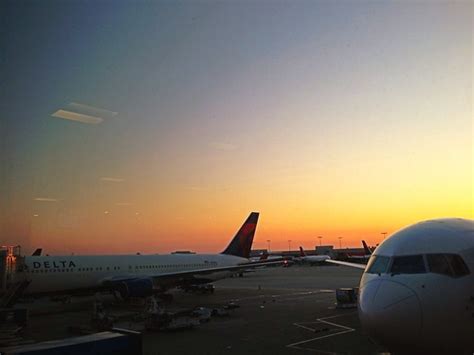 Airport Sunrise Jason Hiner Flickr