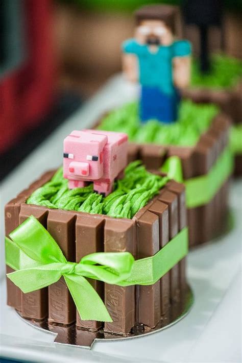 27 Fun And Colorful Minecraft Party Ideas - Shelterness