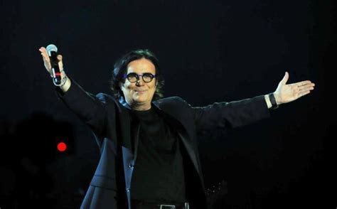 Renato zero è il nome d'arte di renato fiacchini nato a roma il 30 settembre 1950 dall'unione tra il poliziotto domenico fiacchini e l'infermiera ada pica. 70 anni di Renato Zero, compleanno amaro: il figlio è nei guai