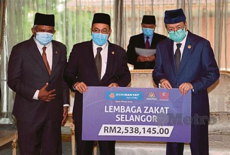 Your sultan sharafuddin idris shah stock images are ready. Sultan Selangor berkenan terima zakat perniagaan RM23j ...