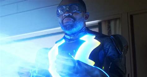 Supergirl Black Lightning The Flash And Arrow Synopsis For Feb 5th