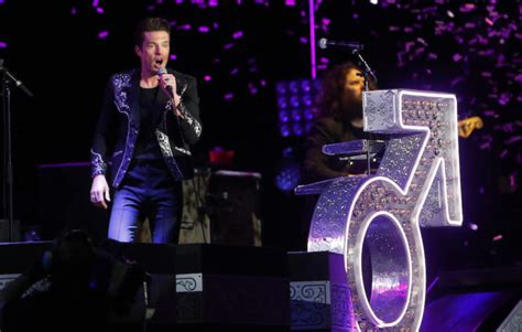 The Killers Mr Brightside Marks 200th Week In The Uk Top 100