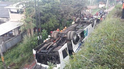 Fakta Kecelakaan Bus Kramat Jati Di Bypass Cicalengka Bandung Kronologi Hingga Jumlah Korban