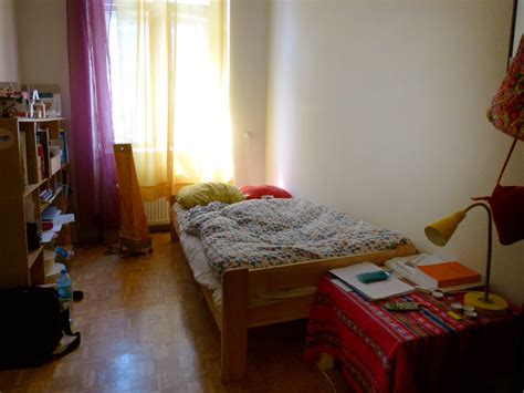 Room for rent lonely widow joyce becomes obsessed with a few of the guests and rents a place in her house out. Room for rent in center of Wroclaw | Room for rent Wroclaw