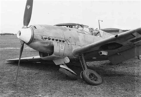 The model f was followed in 1942 by the model g. Me 109 Archives - Charles McCain