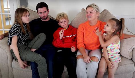 Kerry married taxi driver mark croft in a private ceremony in gretna green on 14 february 2007. Kerry Katona Reveals What Caused Slurring During This ...