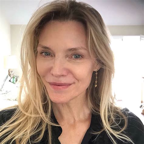 383 458 просмотров • 10 февр. Celebrities Without Makeup - Caveman Circus