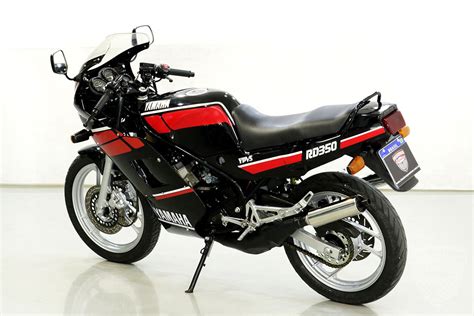 Claimed horsepower was 48.95 hp (36.5 kw) @ 9000 rpm. Yamaha RD 350 1987 - Original - Viúva Negra - Antiga em ...