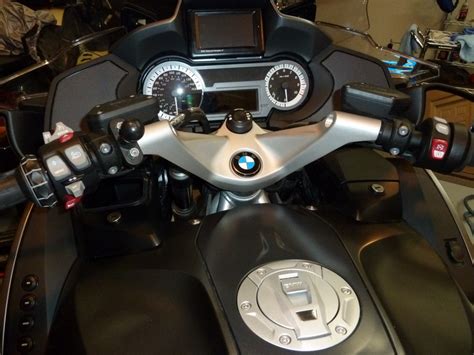 Arkon's sm5vhb motorcycle tank smartphone mount is compatible with devices up to 5.95 x 3.12 x.33, including apple iphone 6s, 6, and 5s, samsung. Between the handle bar ram mount for 2014 R1200RTW - BMW ...