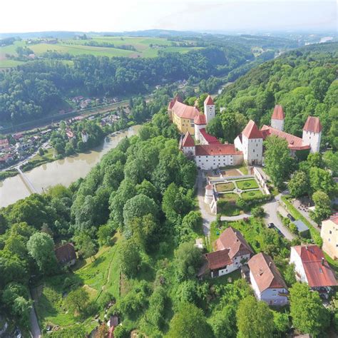 From au$90 per night on tripadvisor: Schloss Neuburg am Inn mit Landkreisgalerie | www.passauer ...