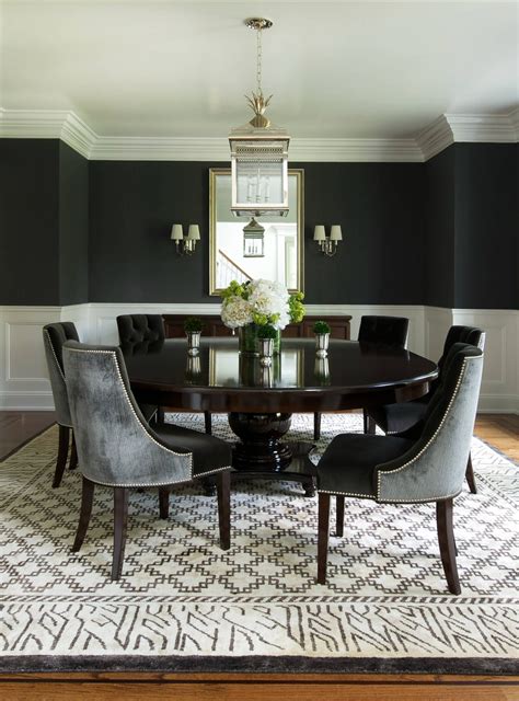 Round Dining Table to Decorate Your Home | Black, white dining room